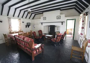 Corofin 3 bed No 5 - Living room