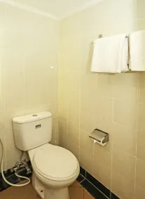 Collection O 91898 Series Hotel Kuningan - Baño