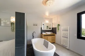 Villa Holidays - Bathroom