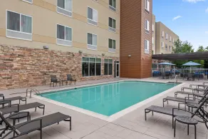Fairfield Inn & Suites by Marriott Alexandria - Piscine