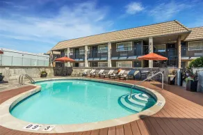 Best Western PLUS Burnaby Hotel - Piscine