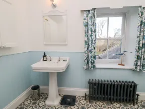The Grange - Bathroom