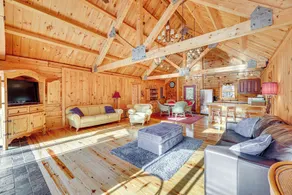 15 Mi to Snowshoe Resort: Cabin w/ Deck & Fire Pit - Innvendig