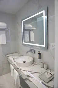 Metro Hotel Terminal - Bathroom