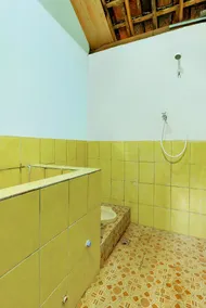 OYO Homes 91154 Desa Wisata Wayang Manyaran Wonogiri - Baño