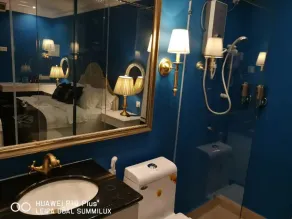 1 Day Car Hotel Station 18 - Badezimmer
