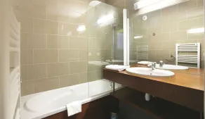 T2 pic de l’ours Fontromeu - Salle de bain