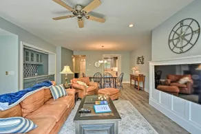 Lake side Keowee Condo with Amenities, 12 m Clemson - Innvendig