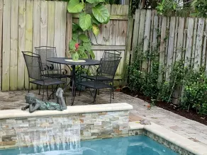 Nini's Cottage - Family-Friendly Pool Days and Cabana Nights Await - Pool