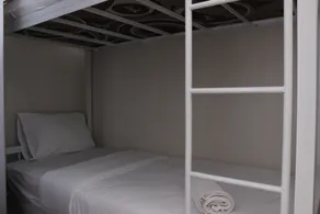 Comfy 2BR Apartment at Grand Asia Afrika By Travelio - Værelse