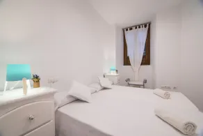 Apartamentos Granata - Room