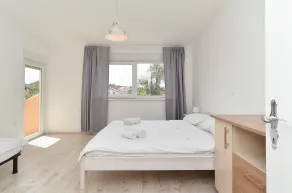 House 1231 - Camera