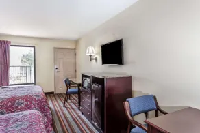 Days Inn by Wyndham Sanford - Chambre