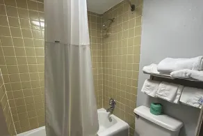 Days Inn by Wyndham Byron - Salle de bain