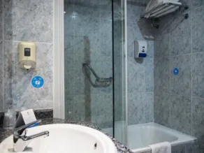 Hotel Humanes - Salle de bain