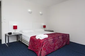 Broadbeach Travel Inn Apartments - Chambre