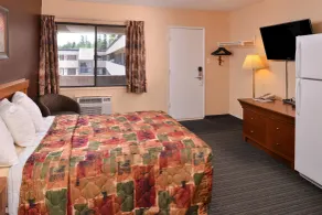 Canadas Best Value Inn Whitecourt - Room
