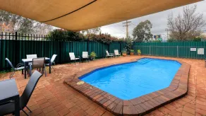 Forest Lodge Motor Inn & Restaurant - Pool
