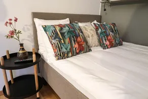 Luxury Business Studio Apartment Street View - Room