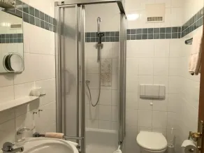 Gästehaus Lechner in Reit im Winkl - Bathroom
