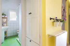Cute Yellow Handmade House With Garden - Bathroom