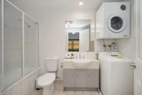 Quest Warrnambool - Bathroom