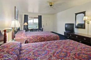 Quality Inn & Suites Greenville - Zimmer