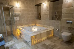 Underground Cave Suites Hotel - Bathroom