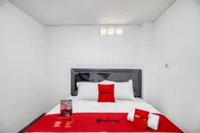 RedDoorz Syariah near Galeria Mall Yogyakarta - Værelse