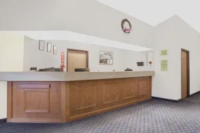 Super 8 by Wyndham Cobleskill NY - Lobby
