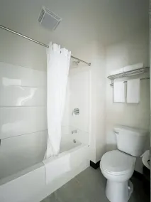 Travelodge by Wyndham Atlanta, Illinois - Badezimmer