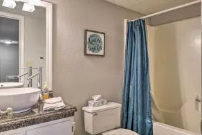Group Retreat w/ Pool Access in Margaritaville! - Innenbereich