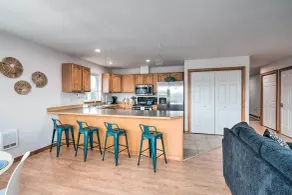 Canal-Front Vacation Rental in Ocean Shores - Intérieur