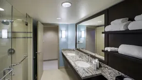 Aava Whistler Hotel - Salle de bain