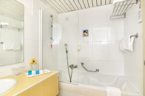 Hotel Umag Plava Laguna - Bathroom