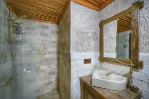 Takaev Cave House - Baño