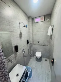 HOTEL PURVI BY VILAASITAA INDORE - Bathroom