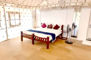 Sheesh Mahal Desert Camp - Camera