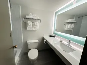 Wingate by Wyndham Williamsburg - Salle de bain