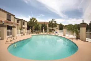 Park Inn by Radisson Albany - Pool
