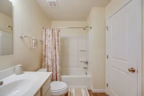 Sunlit Milford Townhome < 2 Mi to Riverwalk! - Interiør