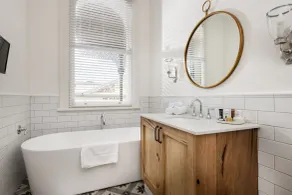 The National Hotel - Bathroom