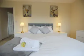 Easy Travel Luxury NEC Airport - Room