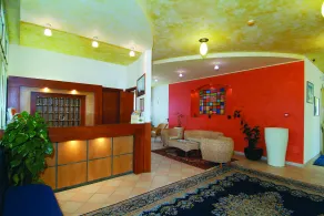 Hotel Garni Losanna - Mesa do concierge
