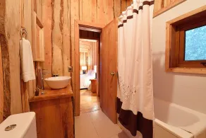 Huilo Huilo Cabañas del Bosque - Bathroom