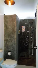 Baan Mai Kradan Hostel Chiang Rai - Bathroom