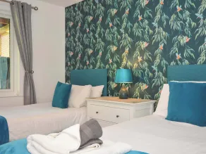 60 Valley Lodge - Room