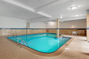 Quality Inn & Suites - Piscine