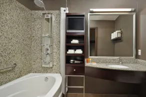 Acclaim Hotel by CLIQUE - Salle de bain