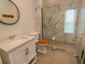 High Barns Cottage - Baño